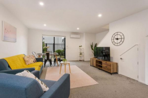 Light & Spacious 2Bdrm Townhouse Off Street Park